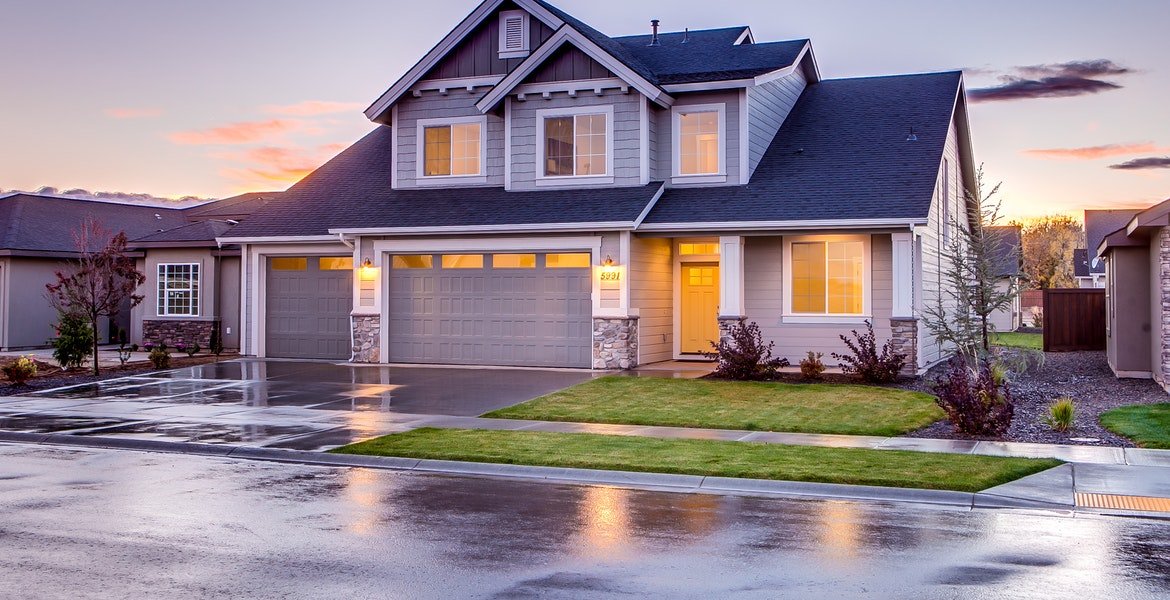 Photo by Binyamin Mellish from Pexels